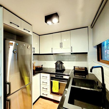 Loi Apartment Sarandë Esterno foto