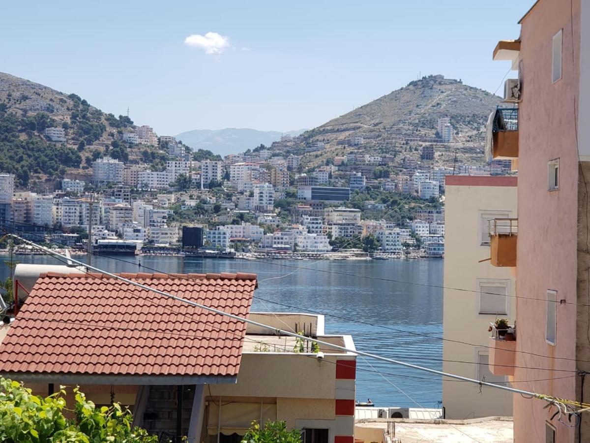 Loi Apartment Sarandë Esterno foto