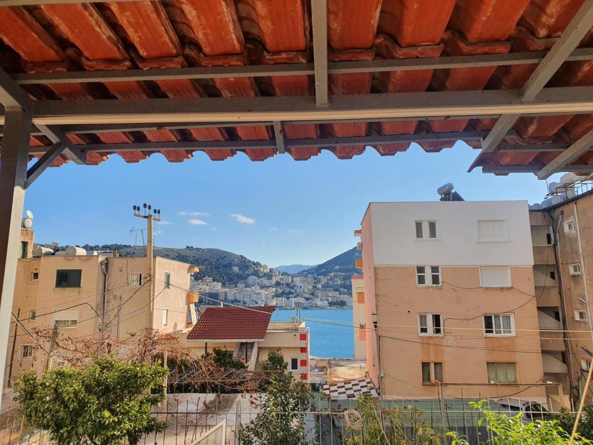 Loi Apartment Sarandë Esterno foto