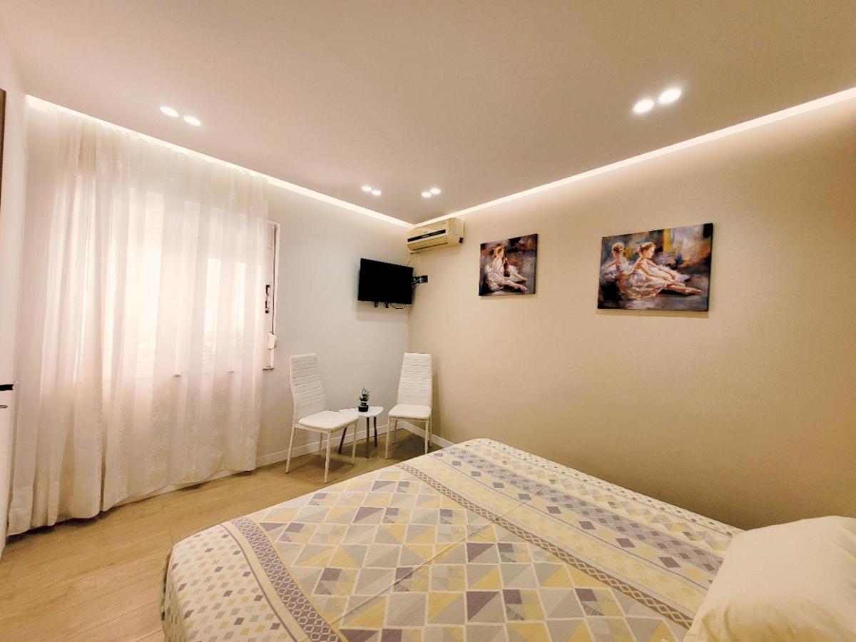 Loi Apartment Sarandë Esterno foto