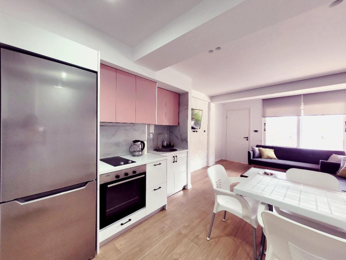 Loi Apartment Sarandë Esterno foto