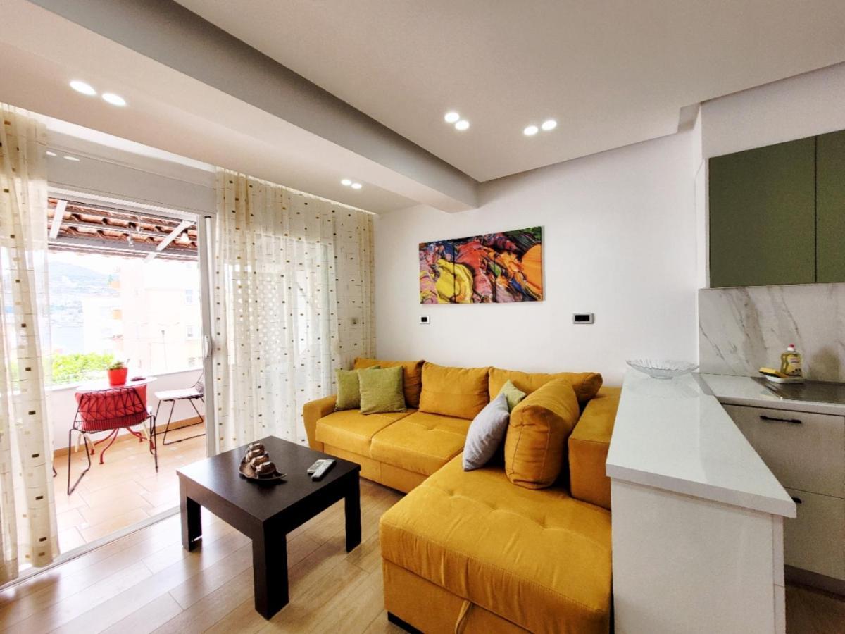 Loi Apartment Sarandë Esterno foto