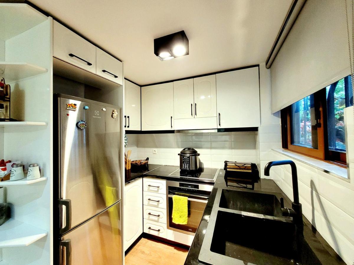 Loi Apartment Sarandë Esterno foto